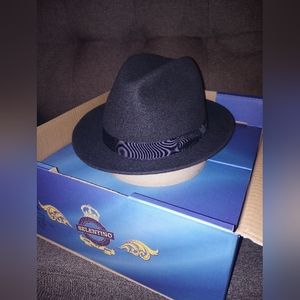 Selentino hat